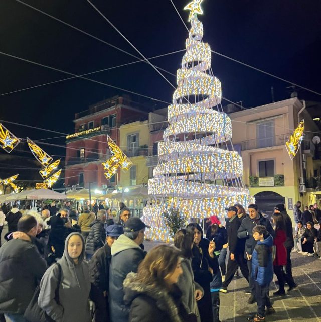 Capodanno 2024 a Pozzuoli: concerti di Andrea Sannino, Franco Ricciardi e tanti altri big: come arrivare