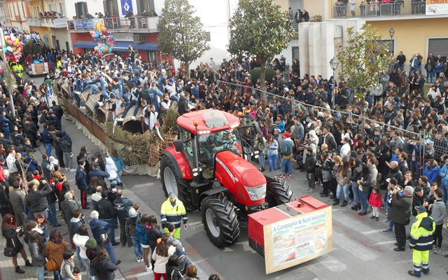 ‘A Festa ‘E Sant’Antuono e la sfilata di 20 carri di Sant’Antonio a Macerata Campania