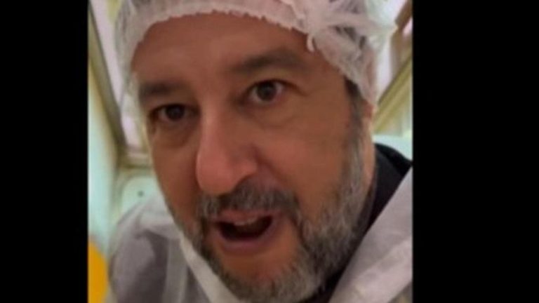 Bufera sui social per la visita di Salvini, Benevento si ribella: “La pasta Rummo non va boicottata”