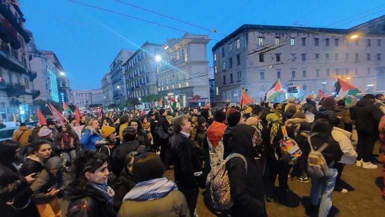 Napoli, tremila persone in piazza per la Palestina