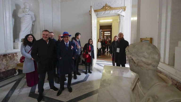 Palazzo Reale di Napoli, riaperto il collegamento con la biblioteca per i delegati delle residenze Reali