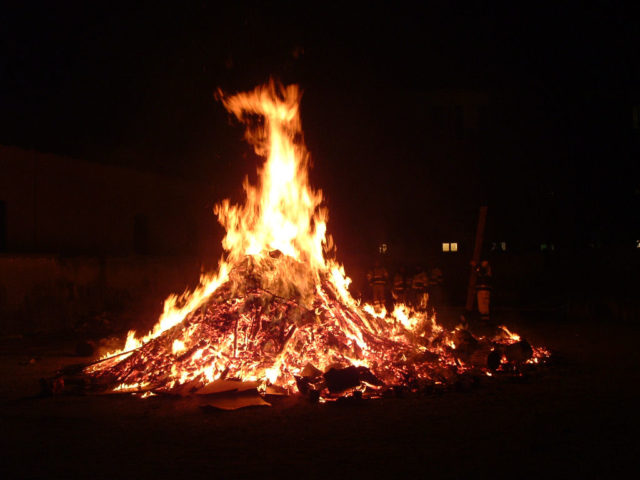 Tammurriata ‘ncopp Sant’Antonio e i Falò per la festa di S. Antonio Abate a Cicciano