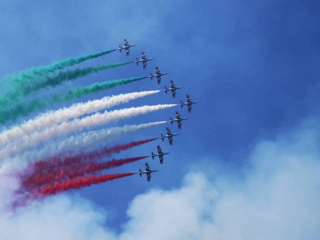 Le Frecce Tricolori si esibiranno a Pozzuoli: è il primo volo del 2024