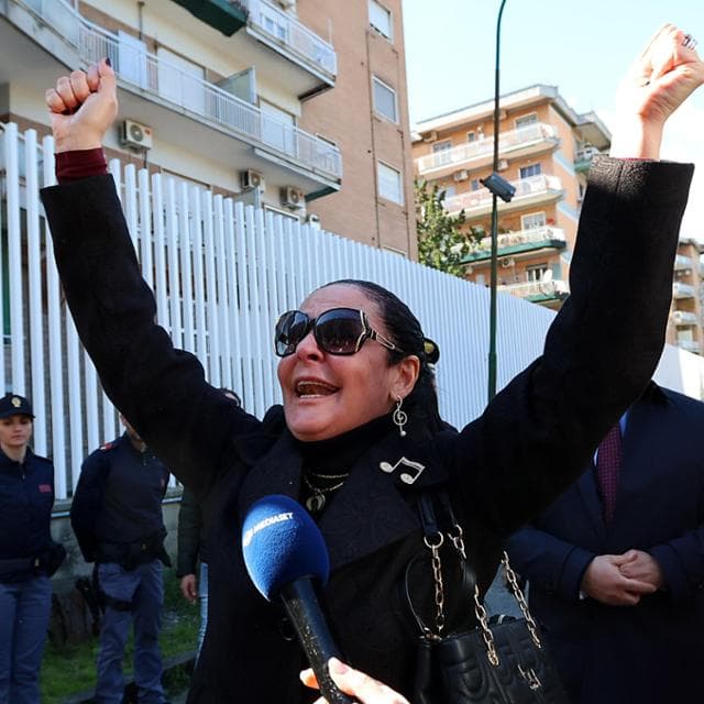 Omicidio Giovanbattista Cutolo, 17enne condannato a 20 anni di carcere: tensioni all’uscita del tribunale. La madre della vittima: “Giustizia è fatta”