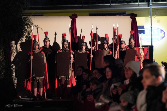 Pasqua in Irpinia: a Cesinali ritorna la straordinaria Crocifissione di Gesù