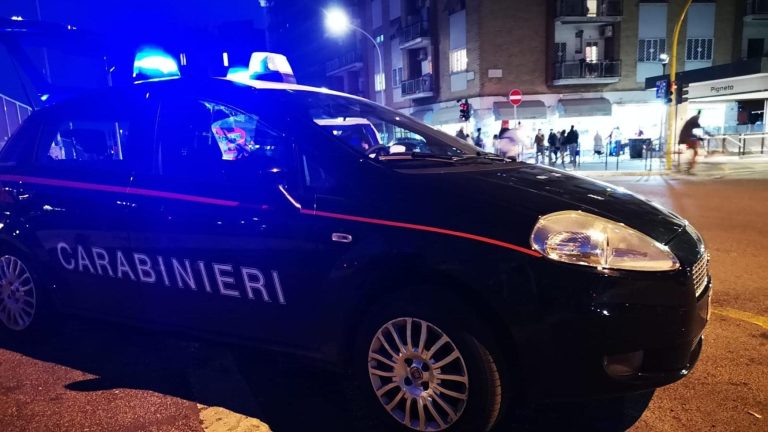 Sparatoria in un supermercato nel Napoletano: un ferito