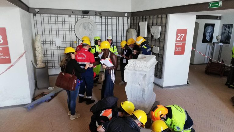 Campi Flegrei, ecco il piano d’emergenza per il patrimonio culturale: i beni mobili alla Reggia di Caserta