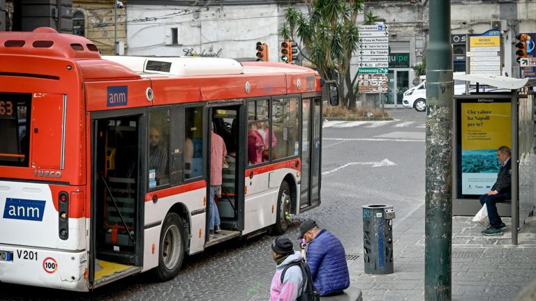 Metro e bus, domani sciopero dei sindacati base