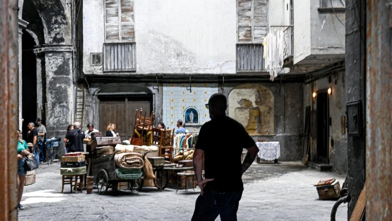 “Questi fantasmi!” con Gallo e Gassmann, le riprese a Napoli a pochi passi dal Mann