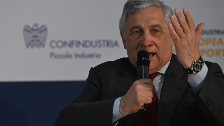 Tajani: “Forza Italia chiuderà la campagna elettorale a Napoli”