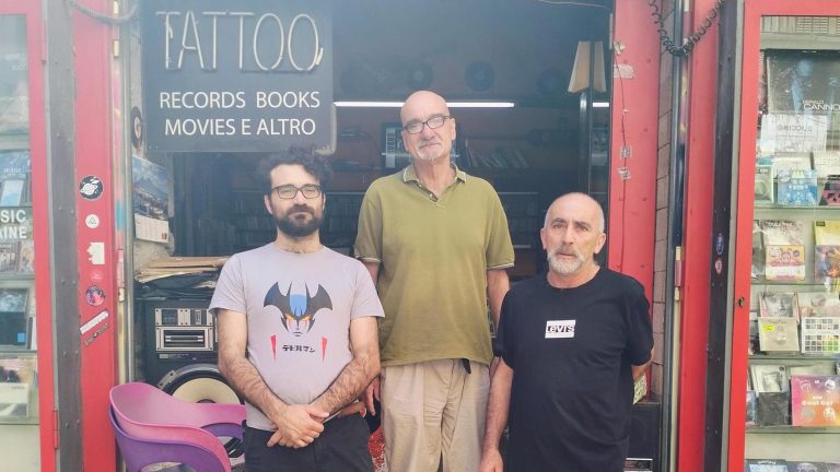 Piazzetta Nilo: chiude dopo 42 anni di attività “Tattoo Records”, storico negozio di vinili