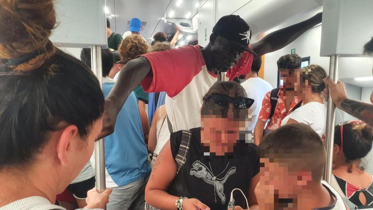 Ferrovie, il rientro dal Cilento è un incubo tra ritardi e cancellazioni. Stop sulla Battipaglia – Sapri, Trenitalia agli utenti: “Riprogrammate il viaggio”