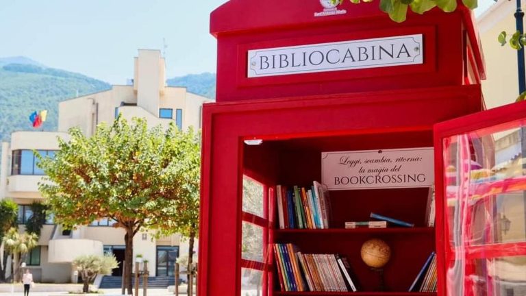 Ecco la Bibliocabina a Sant’Antonio Abate, in piazza l’originale spazio con libri per tutti