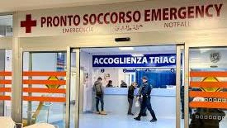 Scontro frontale nel Casertano, morto 17enne