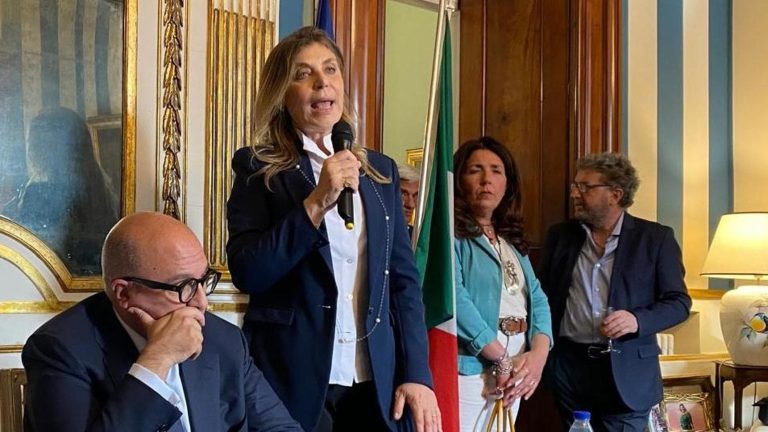 Effetto Sangiuliano, al Maxxi arriva la napoletana Raffaella Docimo: per la sua candidatura alle Europee l’incontro tra l’ex ministro e Maria Rosaria Boccia