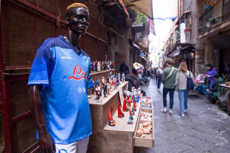 Napoli, un ticket per i presepi di San Gregorio Armeno? “Errore, rischio effetto boomerang”