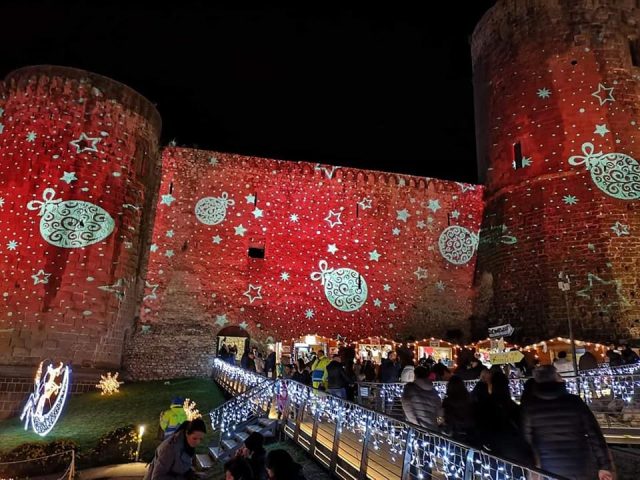 Natale 2024 al Castello di Lettere: Mercatini e Atmosfera Medievale