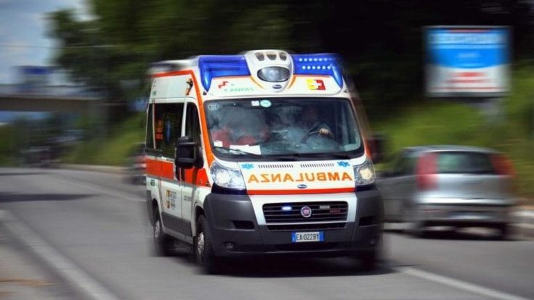 Scontro auto-moto nel salernitano, morto centauro sulla Cilentana