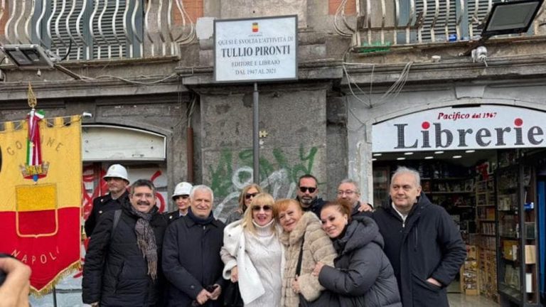 Napoli, targa per Tullio Pironti ma addio alla libreria di piazza Dante