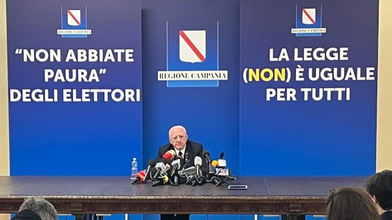 De Luca attacca: “Il governo ha agito ‘contra personam’ per paura degli elettori. Andiamo avanti”