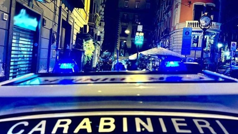 Zona rossa di Chiaia, tre persone allontanate dal quartiere dei baretti, 177 identificate