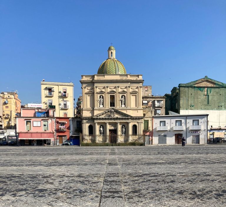 Carnevale Sonico Napoletano 2025: Festa, Musica e Spettacoli a Piazza Mercato