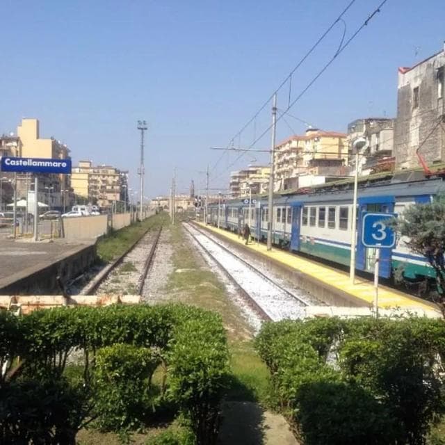 Castellammare, la ferrovia va difesa