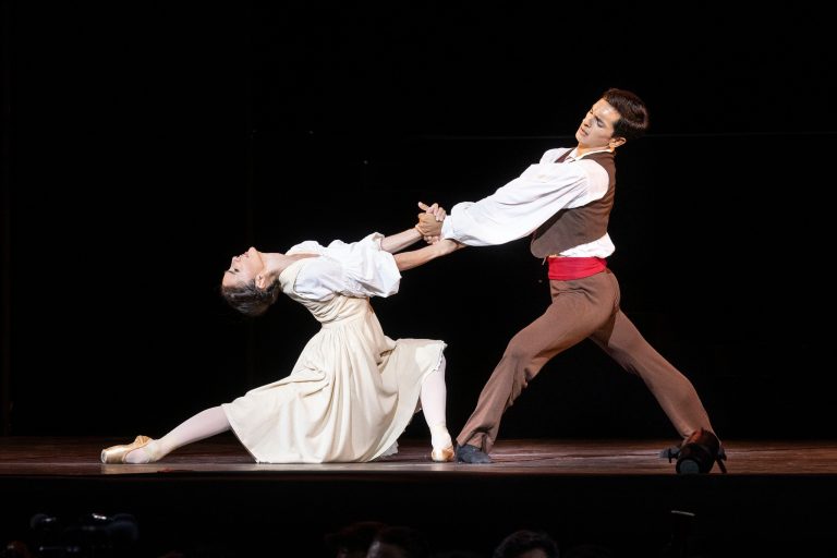 La grande danza al Teatro San Carlo di Napoli con un omaggio a Lifar, Petit e Forsythe