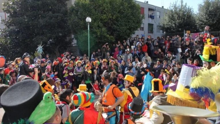 Napoli, la festa del Carnevale sociale dal Gridas di Scampia a Soccavo